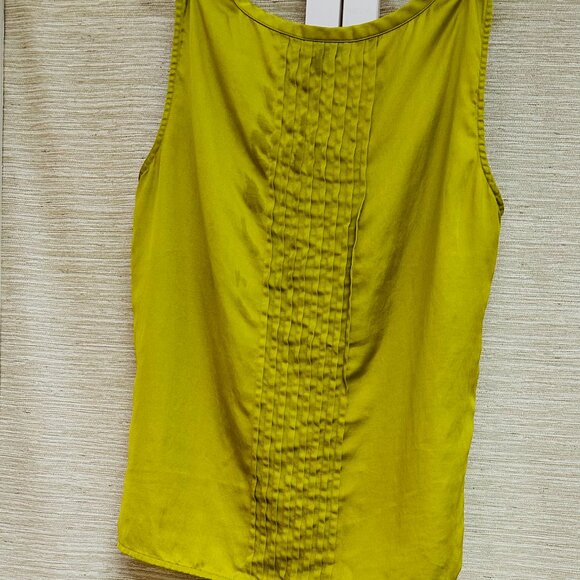 Talbots Green Silk Shell Top Flowers Sleeveless Celery Light Green Size 4P Cami - Picture 2 of 7